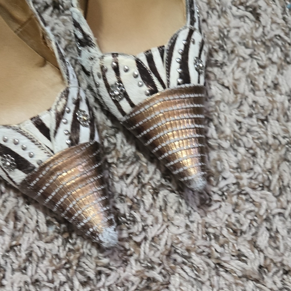 N.Y.L.A. Black and White Patterned Heels with Gold Accents - Picture 5 of 5